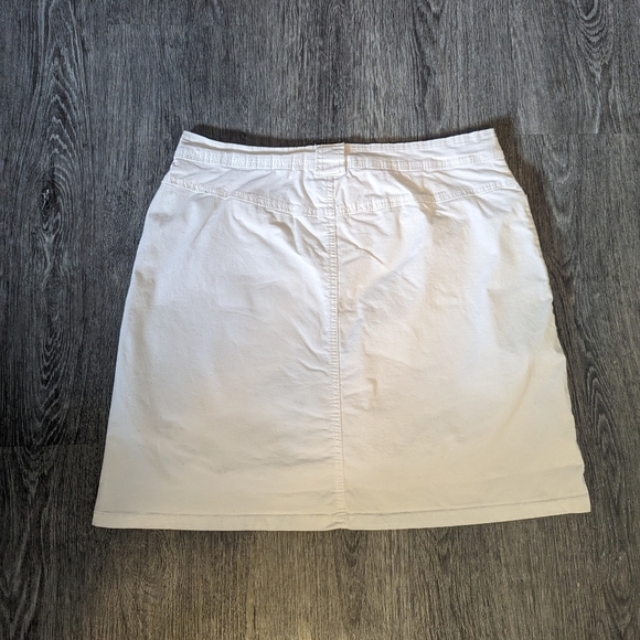 2/$15 Woman's mySTYLE Solid White Skort With Pockets- Size Large - Picture 4 of 5